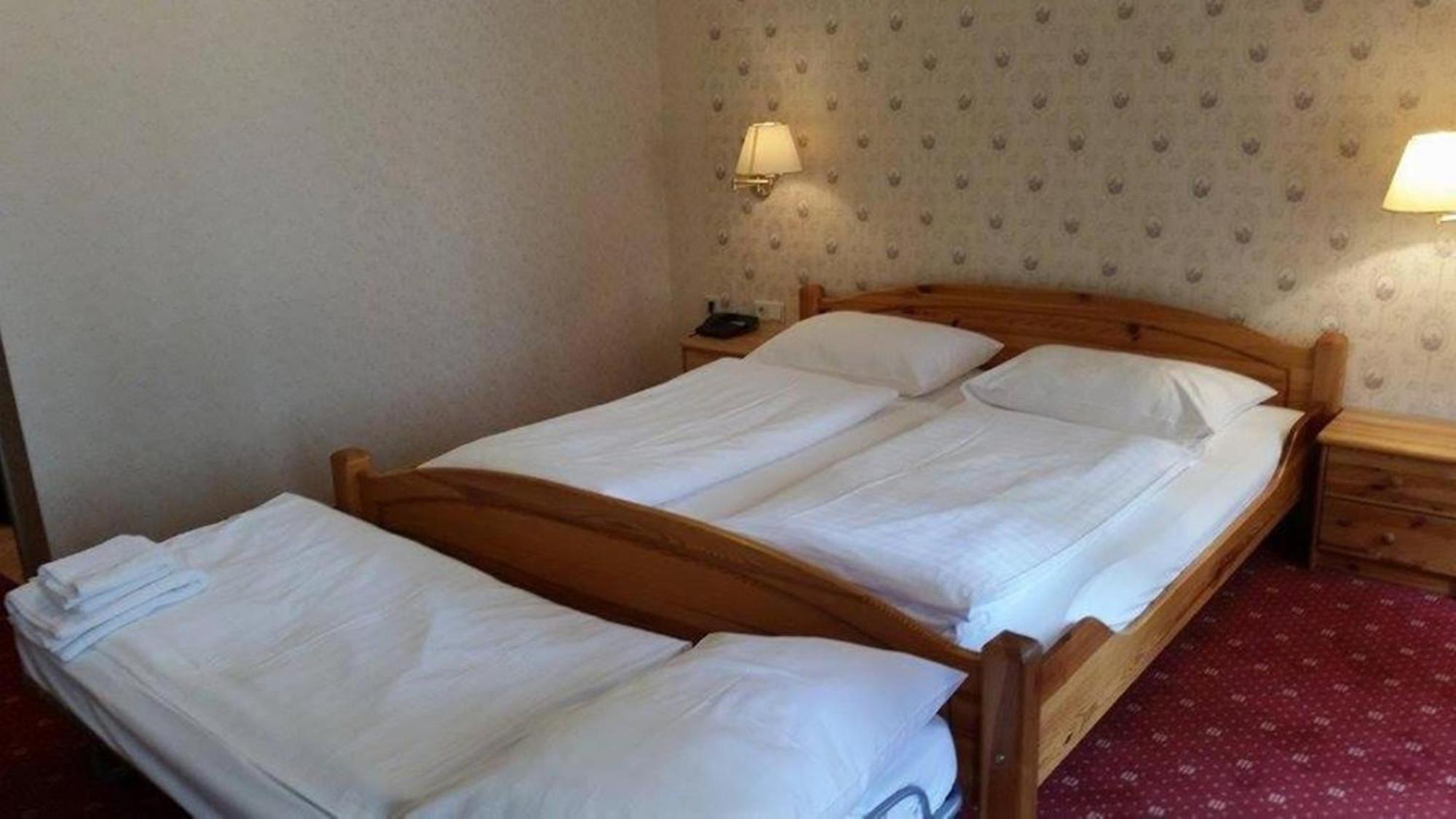 Hotel Pension Walzerstadt Wina Bagian luar foto
